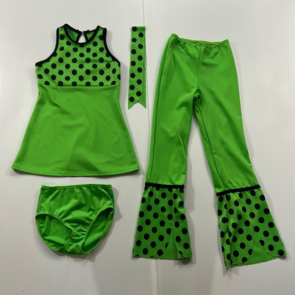 368. Green‎ Polka Dot Women's 4 piece dance outfit (INT)